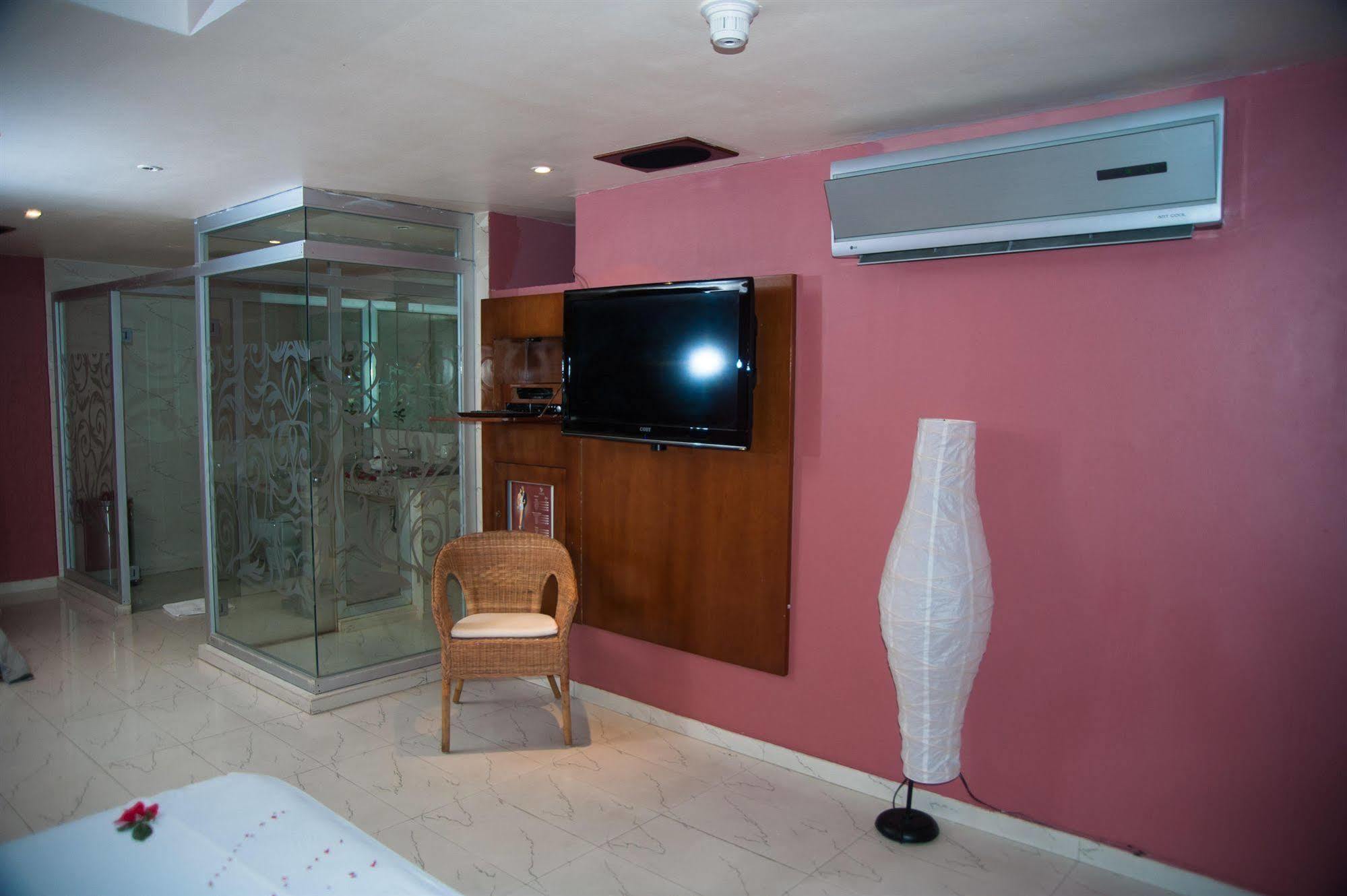 Hotel Aladdin Caracas Exterior foto